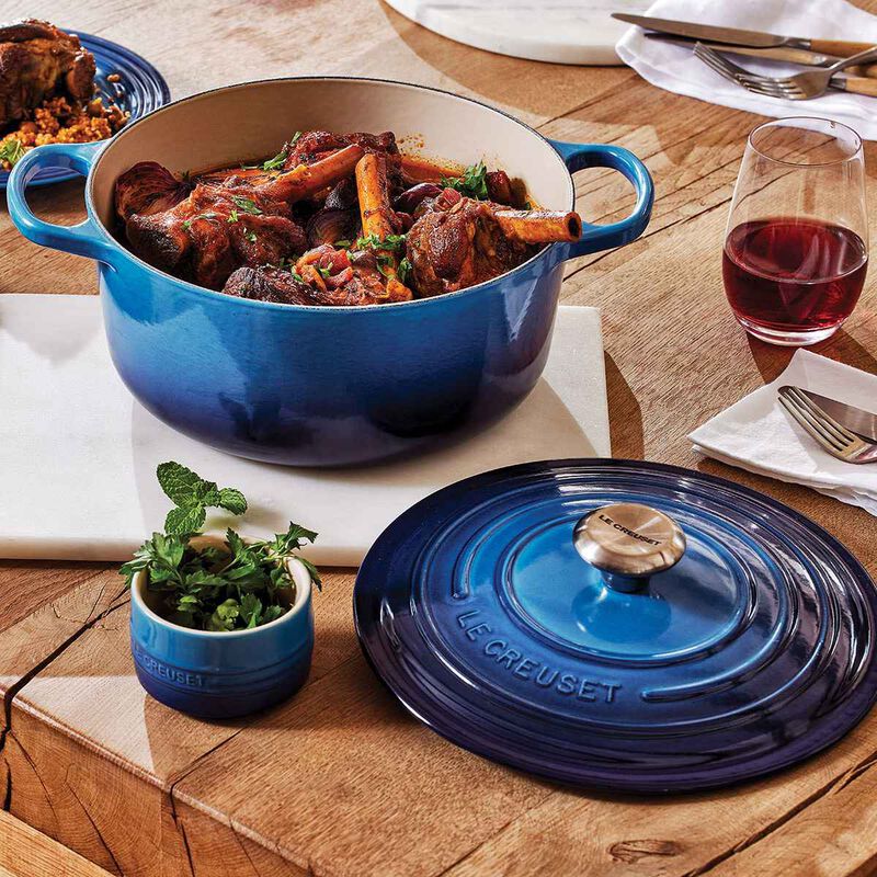 Le Creuset Signature Cast Iron Round Casserole 26cm image number 1
